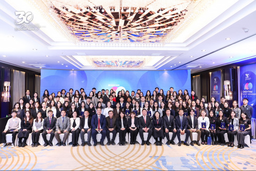 Голомт банкны нэрэмжит “Оюутны тэтгэлэгт хөтөлбөр”-ийн 2025 оны шилдэг 100 оюутанд тэтгэлэг гардууллаа